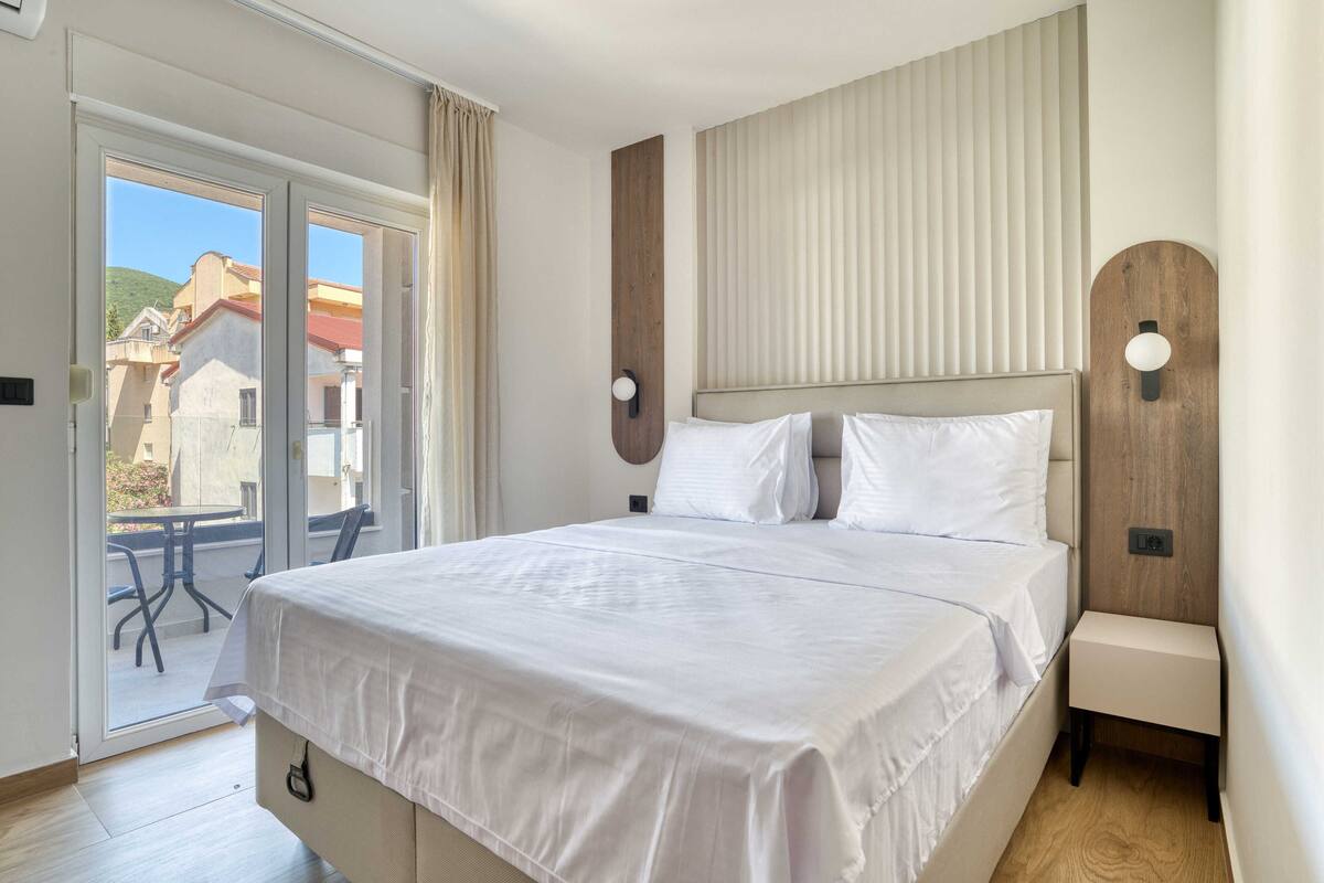 Studio Deluxe, balcon, vue sur la ville | Bureau, espace de travail pour ordinateurs portables