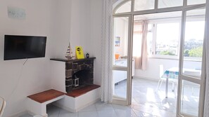 Interior - A standalone apartment just a few minutes from downtown Ischia. (Ischia)