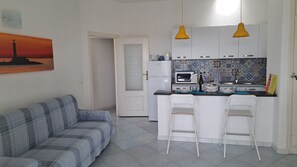 Interior - A standalone apartment just a few minutes from downtown Ischia. (Ischia)