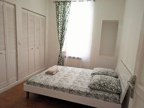 Room - Vrbo Property (Carcassonne)