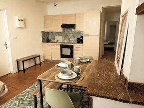 Private kitchen - Vrbo Property (Carcassonne)