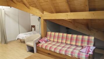 1 bedroom, iron/ironing board, bed sheets