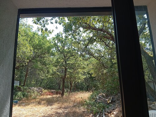 Un petit paradis, niche au milieu des bois ( ste baume, canal de provence,...