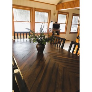 Dining - Woodland Getaway Near Rivers, Ponds and Waterfalls (Andover)