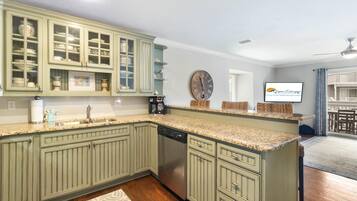 Coffee/tea maker, fridge, microwave, oven