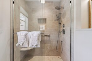 Bathroom - Old Bay Cottage - 505 Beach Dr (St Simons Island)
