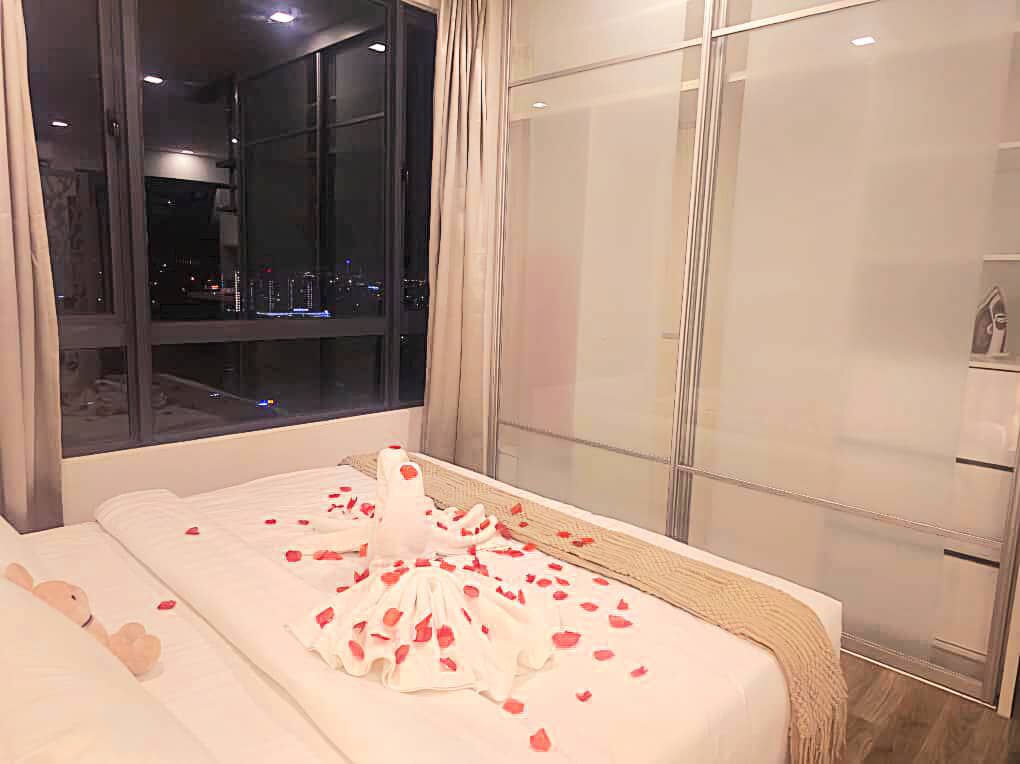 Luxury Condo, Non Smoking, City View | Desk, iron/ironing board, free WiFi