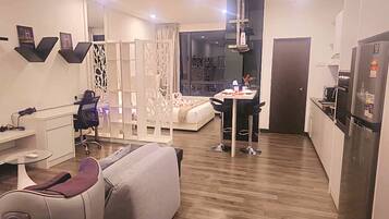Condo de lujo, para no fumadores, vista a la ciudad | Interior