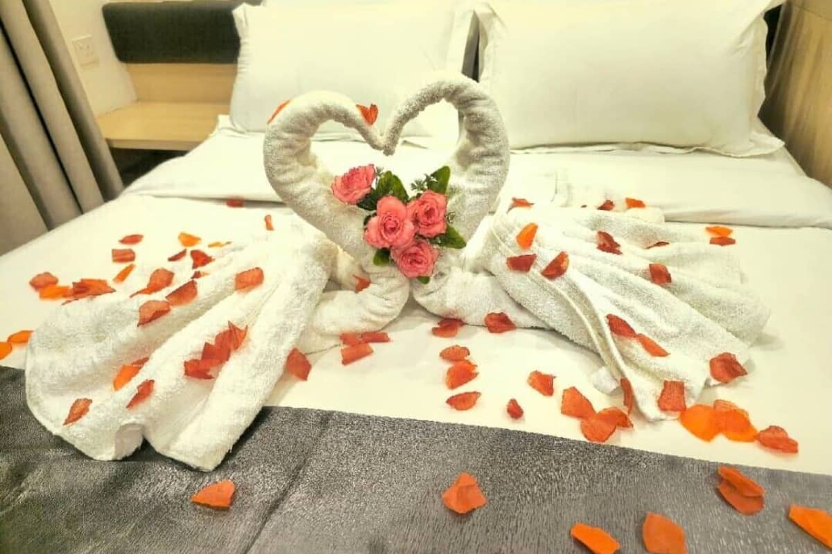 Luxury Condo, 1 Queen Bed, City View
