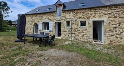 Spacious house with large garden in Lancieux