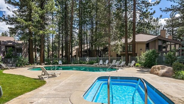 Outdoor pool, a heated pool - Bike, Hike & Unwind. Heated Pool, Hot Tub and Sauna. (Mammoth Lakes)