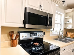 Private kitchen - The Lucky Grove in Kings Mountain near Two Kings Casino (Kings Mountain)