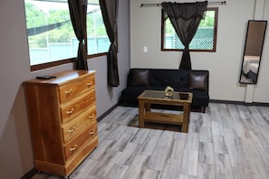 Living area - Cozy 1-bedroom cabin with AC in La Unión Sur (La Unión)