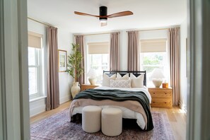 3 habitaciones, tabla de planchar con plancha, cuna de viaje y wifi 