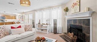 Hammock, Backyard, Play Room 4BR in Roanoke, TX
