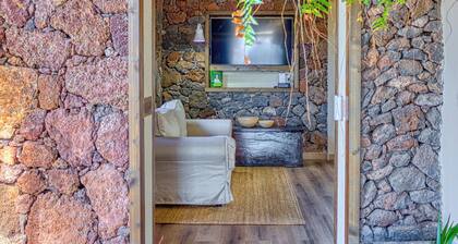 Casa Nazaret | Canarian house with pool and jacuzzi in Puntagorda, La Palma