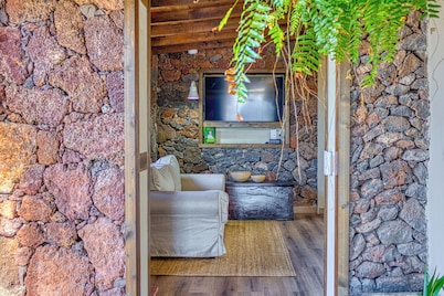 Casa Nazaret | Canarian house with pool and jacuzzi in Puntagorda, La Palma