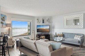 Smart TV - 😎🏄🌞Bright and Sunny Oceanfront | Seascape Towers 425🏖️🌞🐳 (New Smyrna Beach)