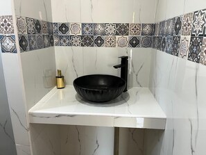 Dusche, Handtücher, Seife, Toilettenpapier