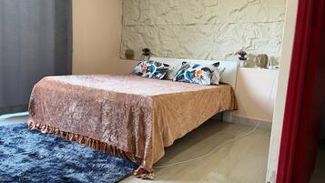 1 chambre, bureau, lit parapluie, Wi-Fi gratuit