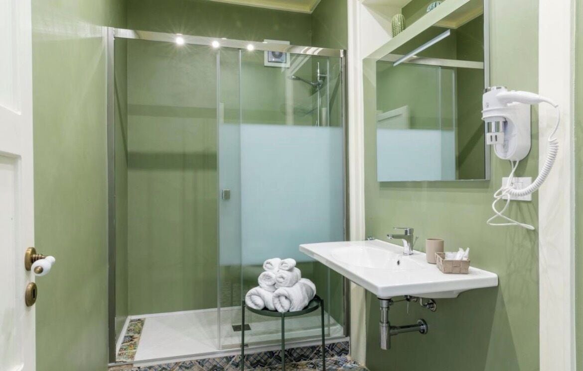 Bagno | Doccia, set di cortesia gratuito, asciugacapelli, asciugamani