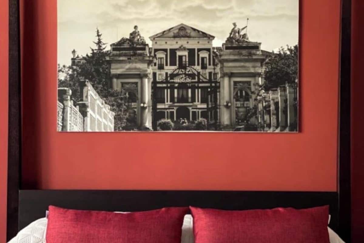 Tripla Superior, balcone, vista città | Una scrivania, postazione laptop, Wi-Fi gratuito