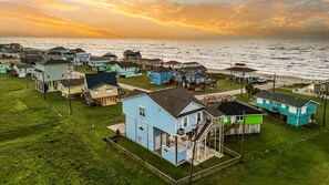 Exterior - Steps to Bermuda Beach, Gulf Views, 2 King Suites (Galveston)