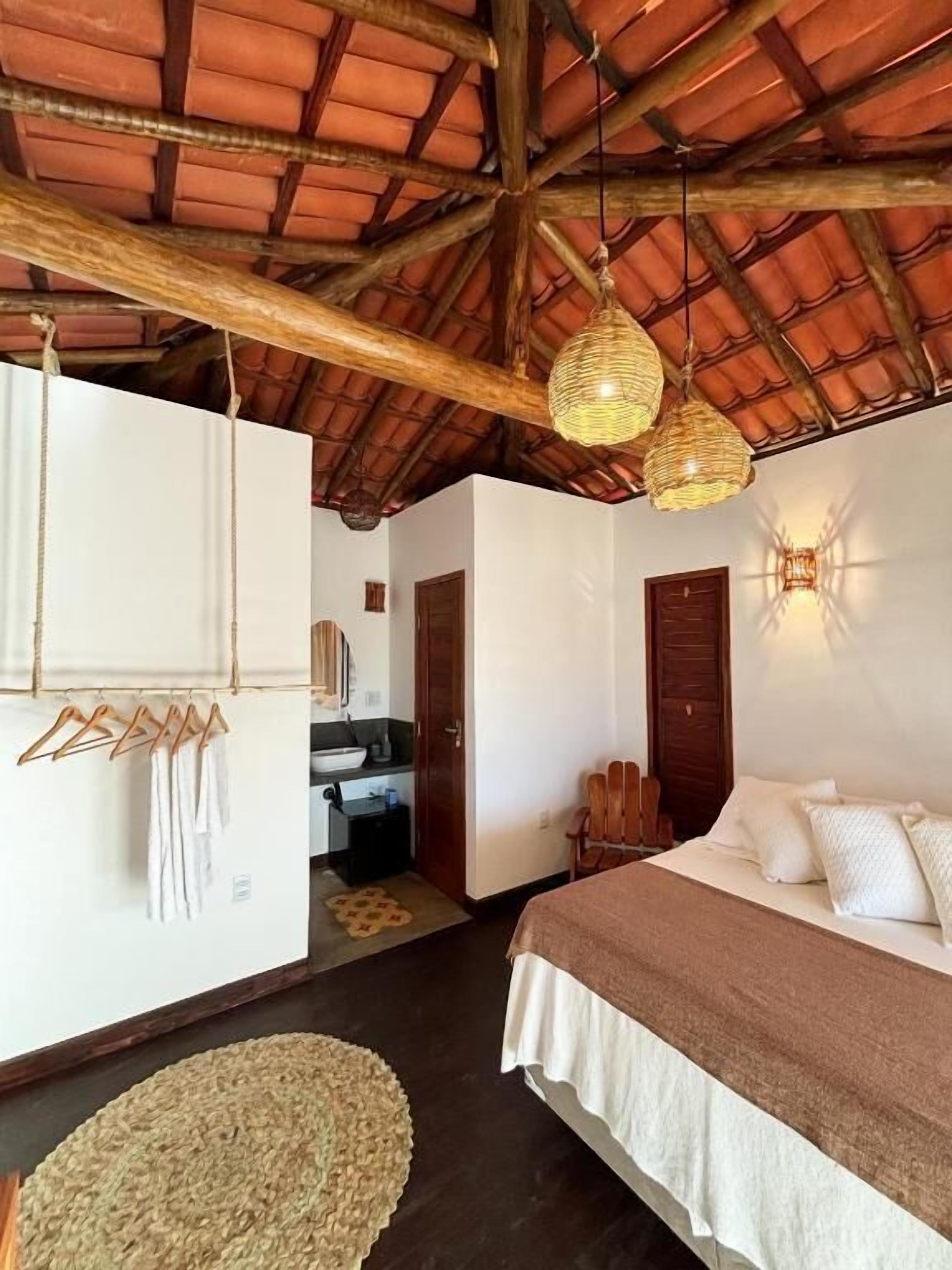 Chalet, balcón, vistas a la piscina | Caja fuerte, escritorio, espacio para trabajar con un portátil
