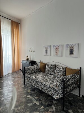Living area - Vrbo Property (Siracusa)