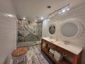 Bathroom - Waterfront Condo with Private Boat Slip and Community Swimming Pool (Port O`Connor)