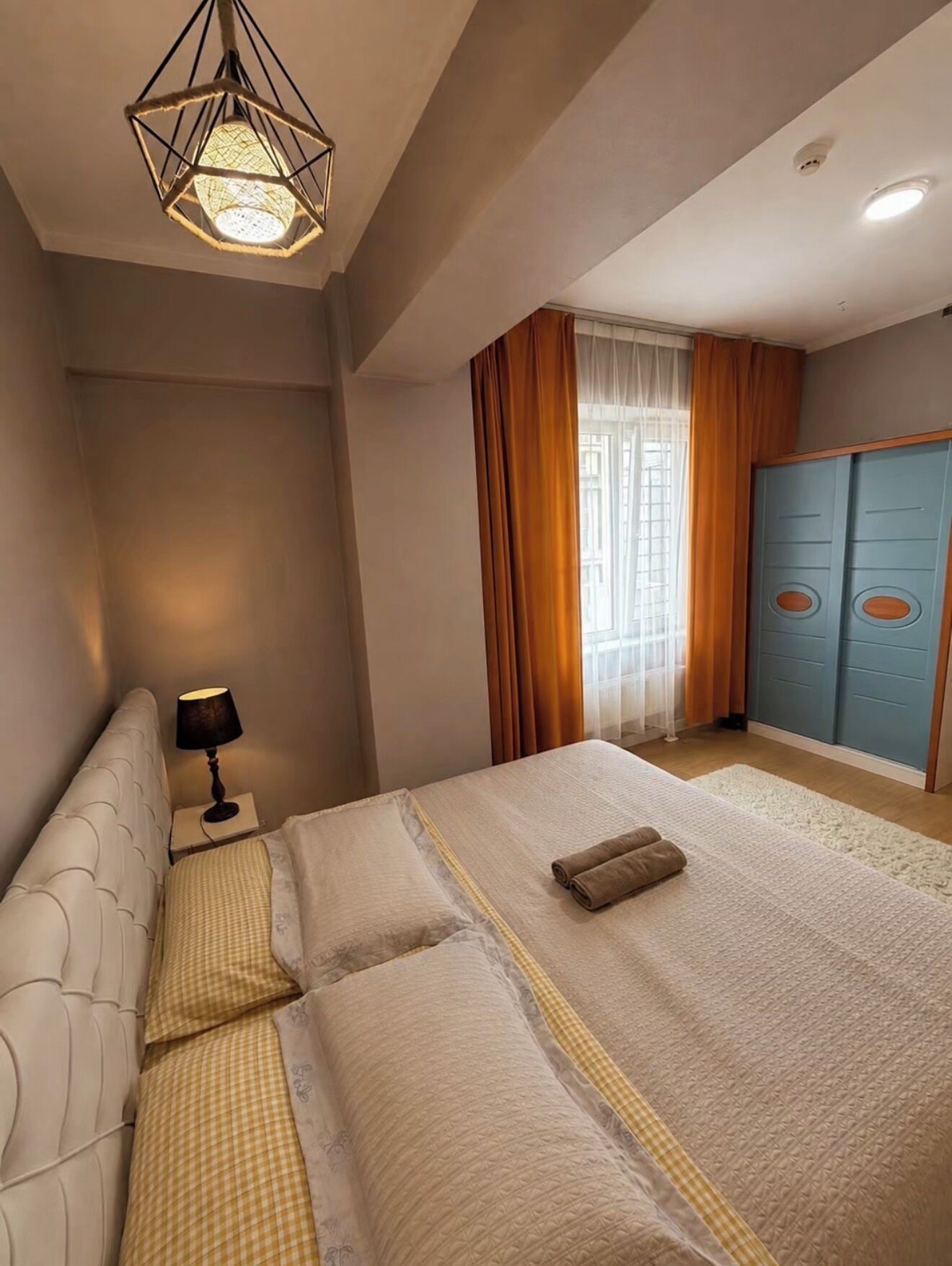2 dormitorios, tabla de planchar con plancha, wifi y ropa de cama