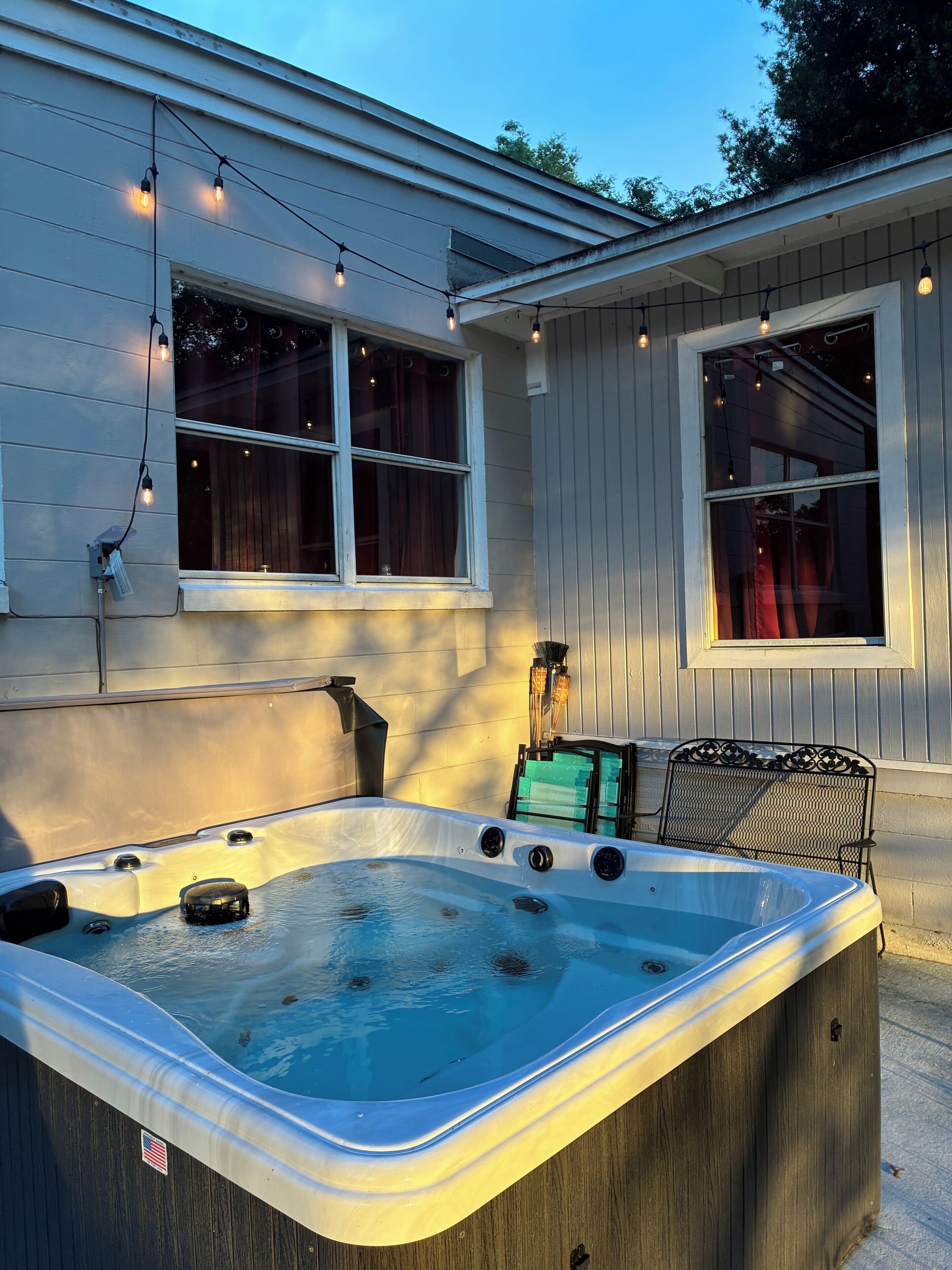 Outdoor spa tub