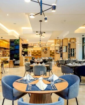 Dining - Resort & Thalasso Azure Rottana (Mers El Hadjadj)