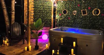 The Rabbit Hole | Luxury Tiny Home | Hot Tub & Barrel Sauna | Adults Only