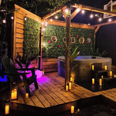 The Rabbit Hole | Luxury Tiny Home | Hot Tub & Barrel Sauna | Adults Only