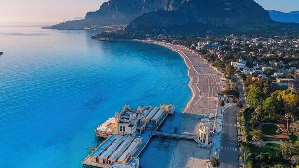 Unclassified image, 1 of 14, button - Tatina's Sunny Apartment. Your home near the sea. (Palermo)