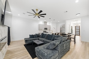 Living area - Houston for World Cup? Reserve this full duplex 10 minutes from NRG Stadium. (Houston)