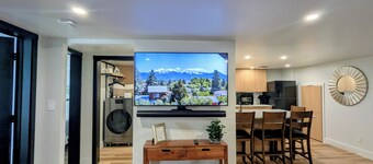 The Cellar On Quaw - A cozy modern stay near Bozeman