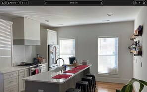 Private kitchen - 3-bedroom townhome in superb Greer with AC comfort (Greer)