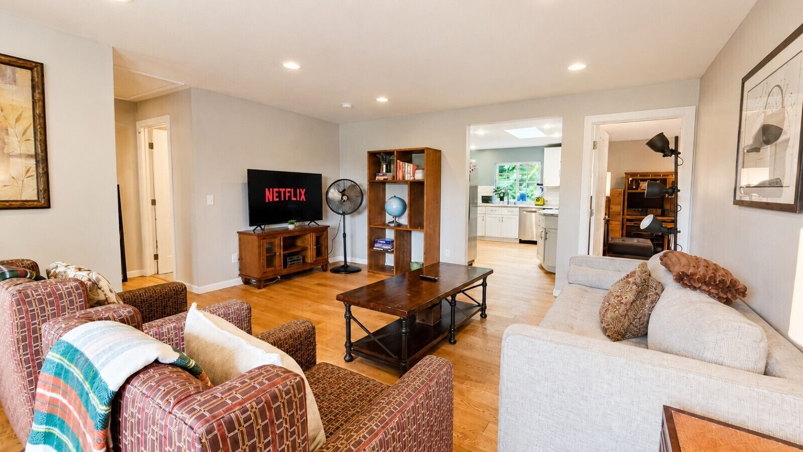 3br 2ba Beacon Hill Backyard Oasis-firepit,bbq Deck, Workspaces & Parking - Kirkland