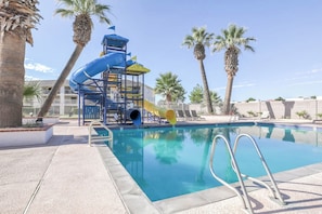 Pool - Newly updated cozy 2-bedroom condo with spacious balcony (St. George)