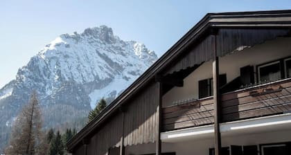 Traumhafte Ferienwohnung in Canazei – Sella Ronda & Dolomiten vor der Haustür