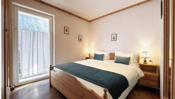 1 bedroom, bed sheets
