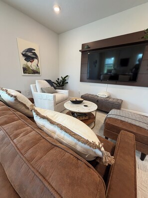 Unclassified image, 4 of 21, button - Navarre Beach Brand-new townhome! (Navarre)