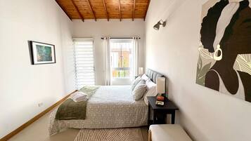 3 habitaciones, tabla de planchar con plancha y wifi gratis