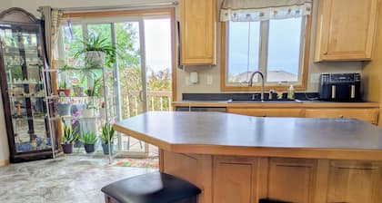 Peaceful 4-bedroom house with AC close to the beautiful badlands