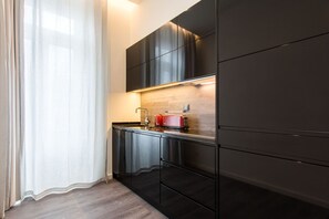 Coffee/tea maker, fridge, microwave, electric kettle - Letheshome Apartments 309 (Oporto)