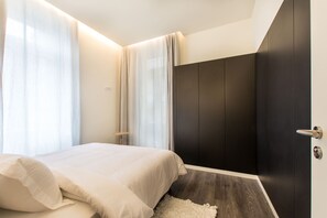 Schreibtisch, Bügeleisen/Bügelbrett, kostenloses WLAN, Bettwäsche