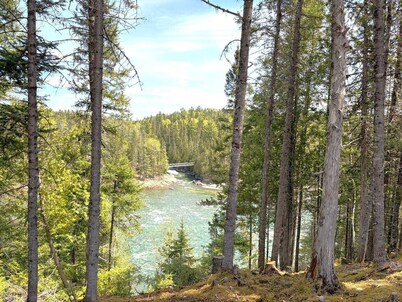 Bonaventure River Camper | Salmon Fishing & Launch