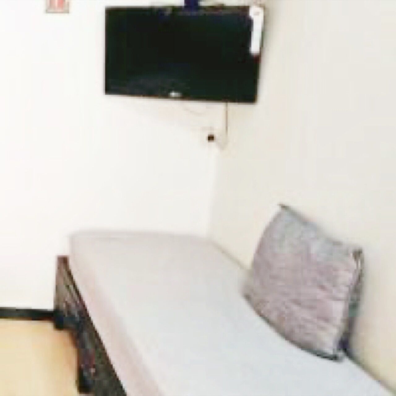1 dormitorio, tabla de planchar con plancha, Internet y ropa de cama